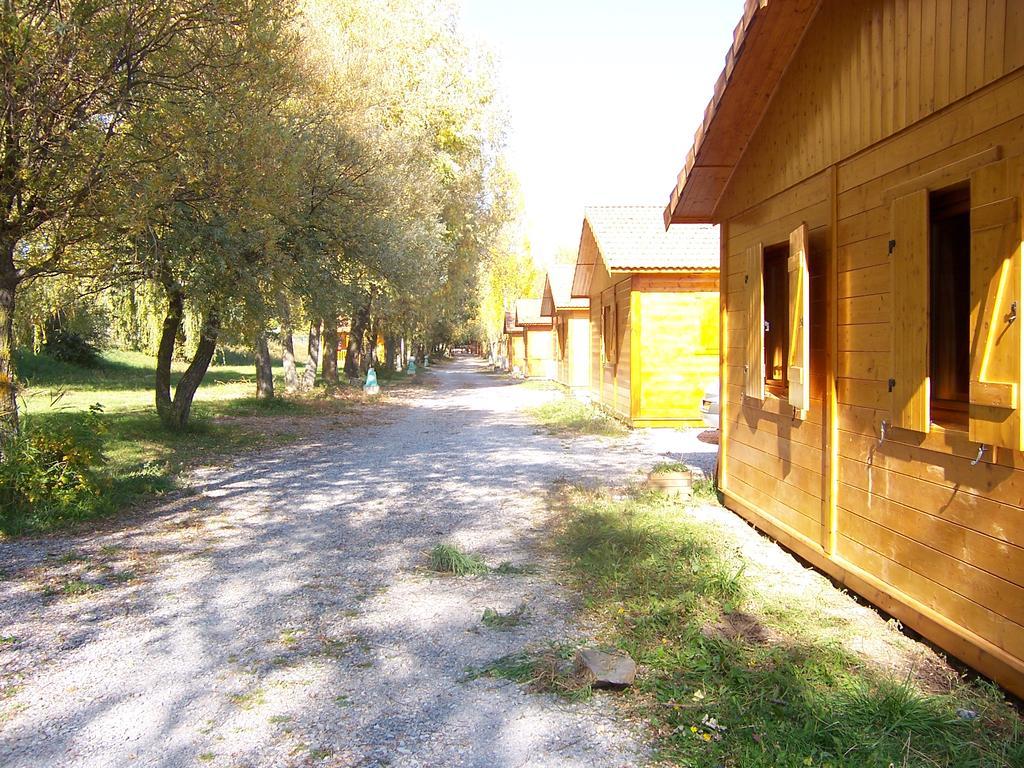 Camping La Motte Flottante La Freissinouse Ngoại thất bức ảnh